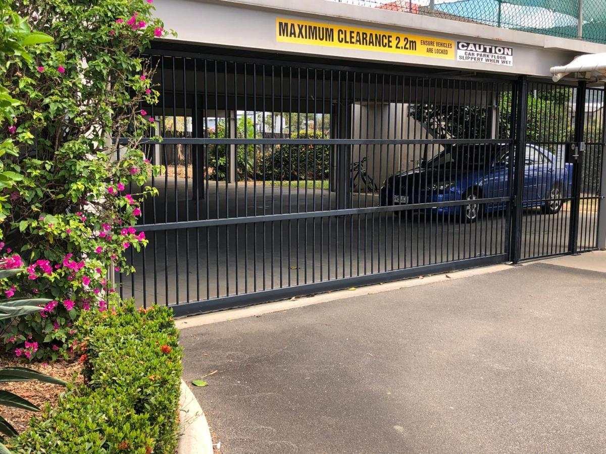 Cairns Reef Apartments & Motel Bagian luar foto